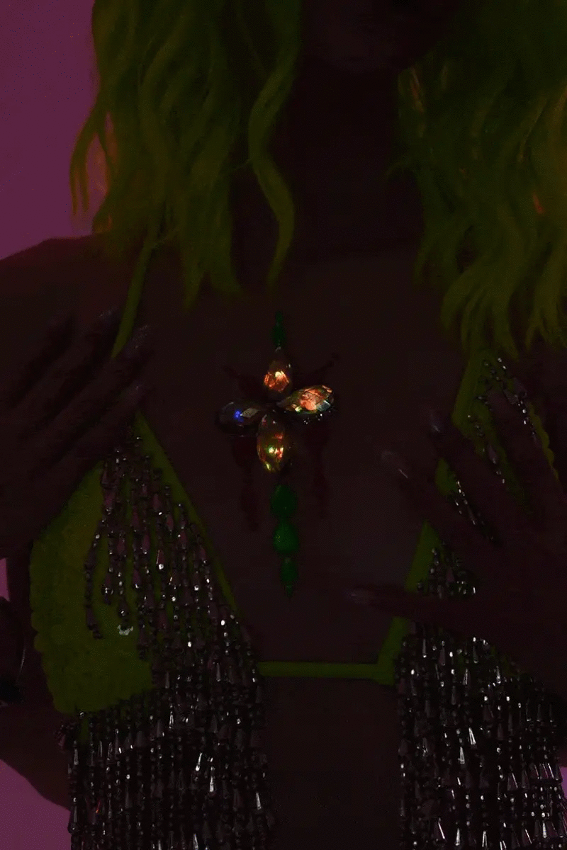 LIGHT UP UV BODY JEWELS | Rave & Festival Fashion
