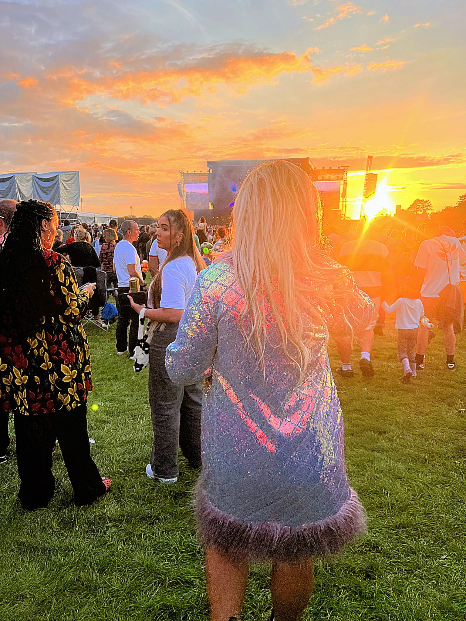 Embrace the Vibes: Forwards Festival - Where Music Meets Magic on Bristol Downs!