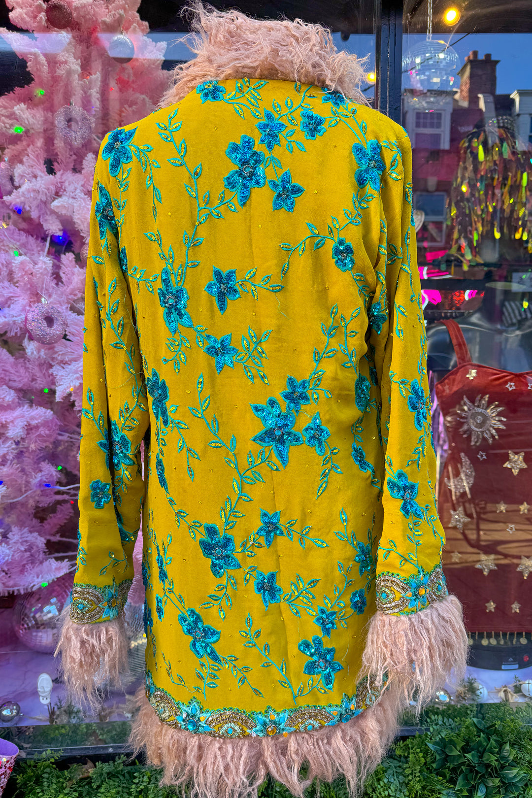 Abrigo Sari M con capucha Arlo