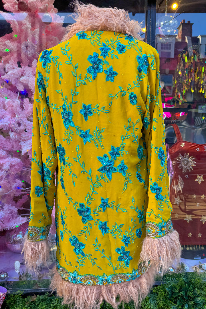 Abrigo Sari M con capucha Arlo